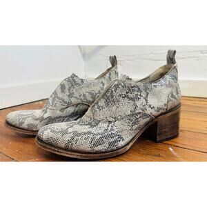 FREEBIRD Steven Sadie Snake Print White Python Shoes Ankle Booties size 10